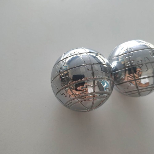 Baoding balls used, metal for health and relaxation