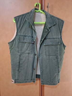 Lee Cooper vintage sleeveless jacket like new with sherpa lining