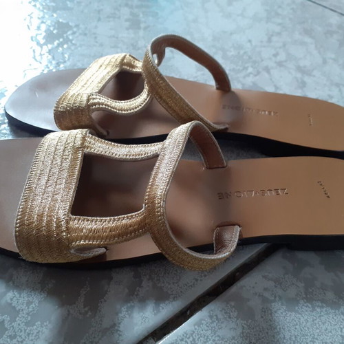 Zeus+Dione sandals size 38 like new beige and gold