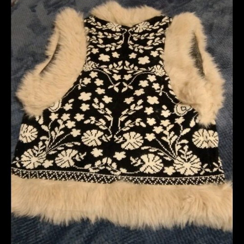 Vest with eco-friendly fur new, black and beige