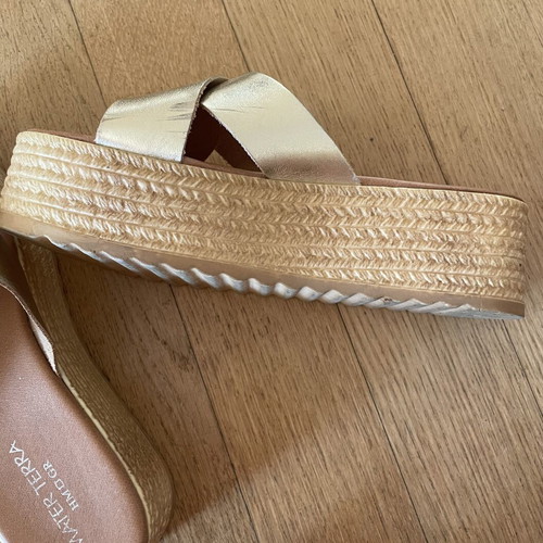 Mater Terra women's gold platform sandals like new, size 40