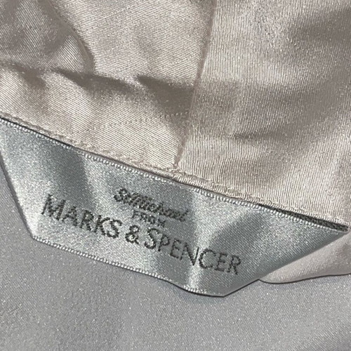 Marks & Spencer robe used, white, heavy and soft fabric