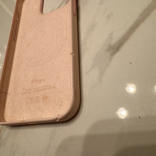 iPhone 15 pro θήκη ροζ μεταχειρισμένη με φθορές