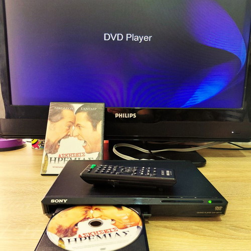 Sony DVD player DVP-SR170 like new with remote
