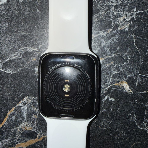 Apple Watch SE Gen1 Nike edition used with 4 straps