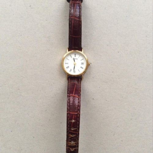 Lorus women's wristwatch like new, gold color