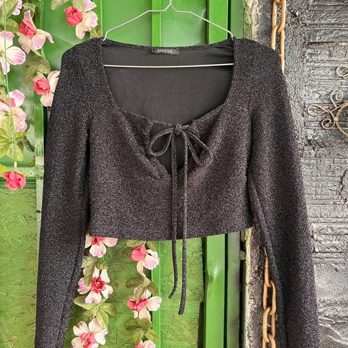 Black long sleeve top with chest tie like new, size L
