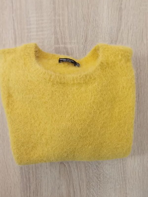 Bershka sweater size M used, yellow