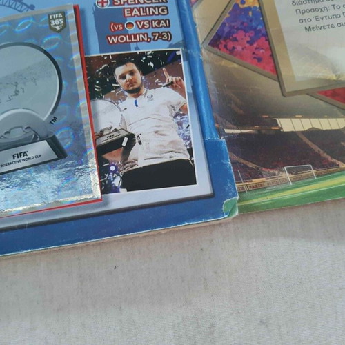 Fifa 365 Panini 2018 sticker album used, 28 missing stickers