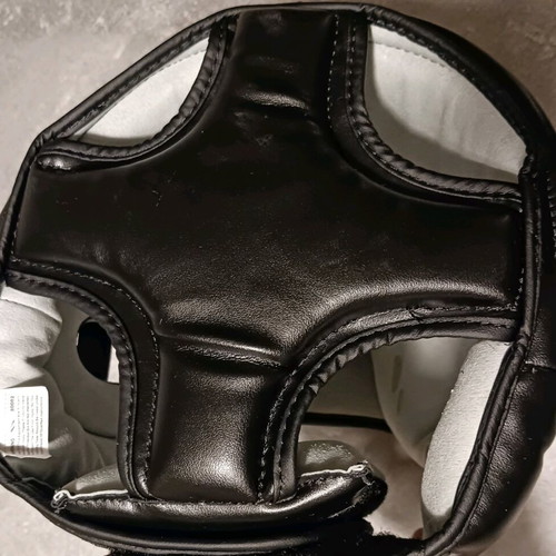 Force1 martial arts helmet like new, full face for kick boxing and boxing sparring