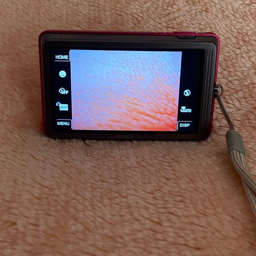 Cyber-shot DSC-T700 camera pink like new with Carl Zeiss lens