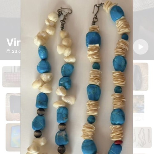 Necklace with semi-precious stones used, multicolor