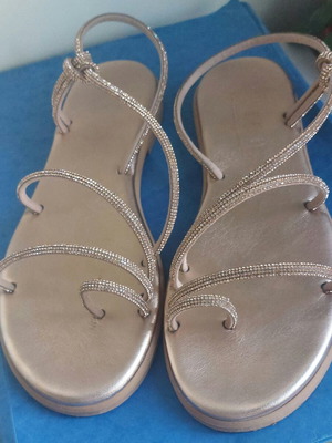 Sandals size 40 pink gold like new, model 2025, soft sole
