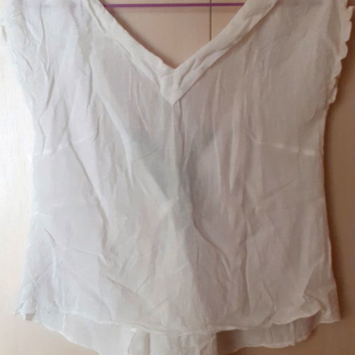 Women's white linen blouse with open back like new