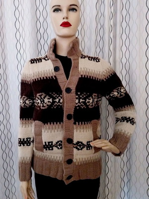Pull&Bear Xdye vintage χειροποίητη πλεκτή ζακέτα σε καφέ, μπεζ και λευκό, μέγεθος L