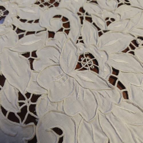 Cutwork handmade sheet like new 220x265