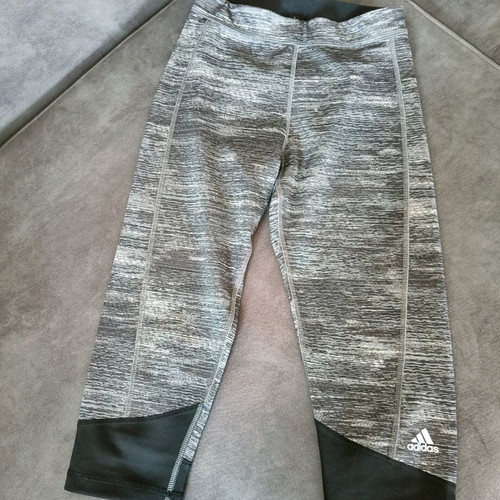 Adidas women's leggings S 3/4 length like new, black and grey
