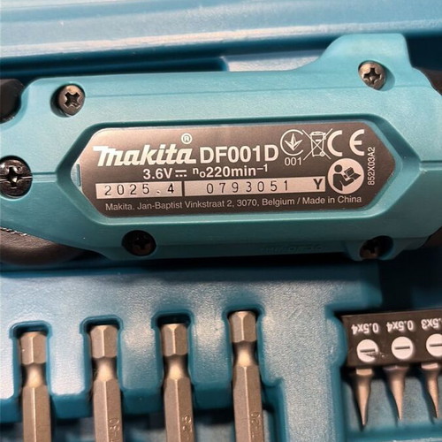 Makita DF001DW cordless screwdriver new set with 81 bits