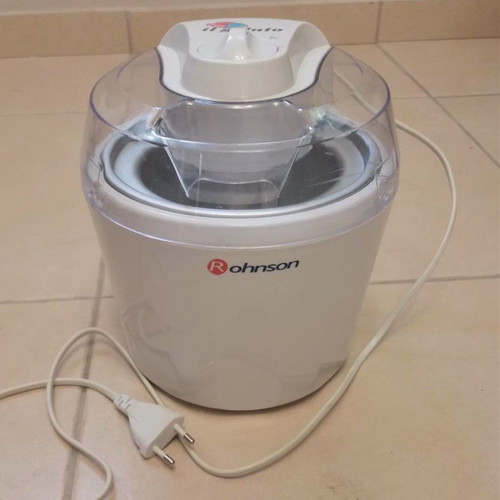 Rohnson 1.45 lt ice cream maker used