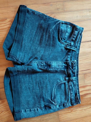 Women's black denim shorts, slightly stretchy