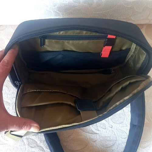 XD Design crossbody shoulder bag black like new