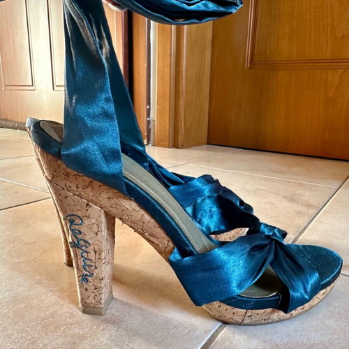 Women's sandals like new with fabric ribbons, size 39