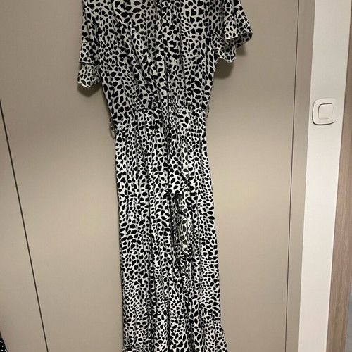 Regalinas dress new, black and white