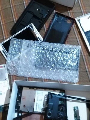 Sony Experia ST26i, C2105, C1905 parts used, pack