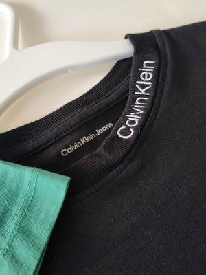 Σετ T-shirt Calvin Klein μέγεθος 128, σαν καινούργιο, μαύρο και τιρκουάζ
