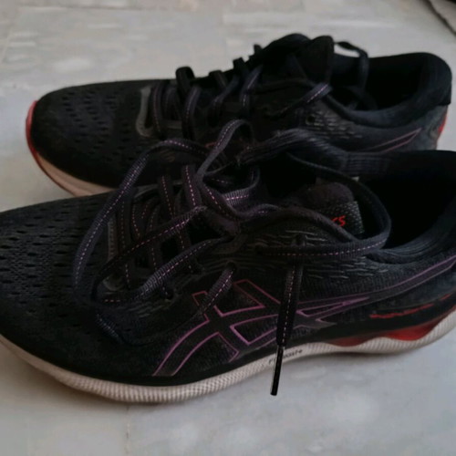 Asics Gel Nimbus 24 Women's Athletic Shoes Like New Black Orchid