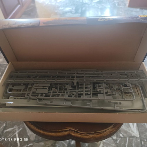 Heller Z31 1/400 scale vintage model ship kit