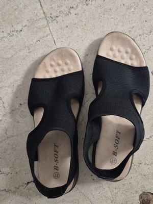 B-Soft anatomical sandals size 37 like new, black
