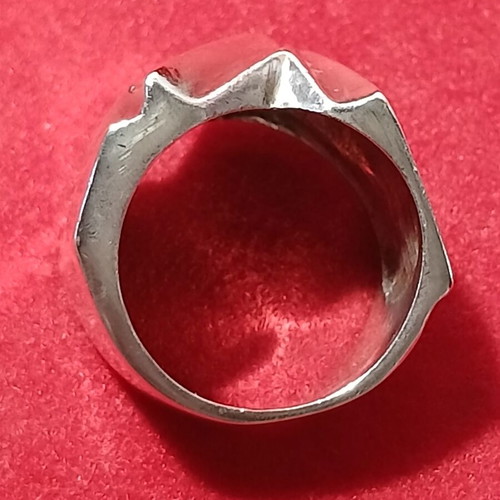 Silver ring with geometric design used