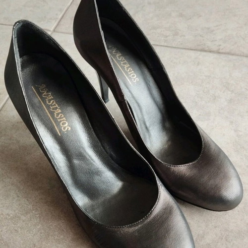 Gray Lamé Pumps Size 37 Like New