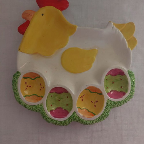 Easter ceramic egg holder 4 slots like new
