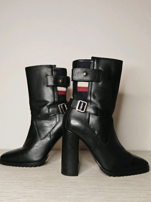 Tommy Hilfiger black leather boots like new