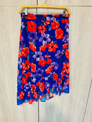 Midi skirt Mallory The Label like new with purple, red and blue flowers