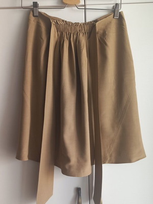 Zara camel skirt with belt and side pockets