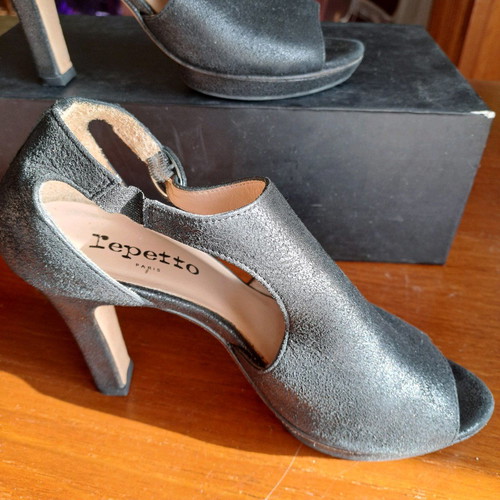 Repetto black leather sandals used, size 36
