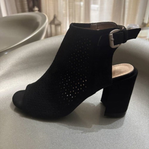Black suede women's sandals with perforated details, size 37