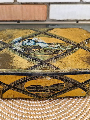 Wilkins Cremona Toffee Vintage Metal Box Octagonal 1920-1930 used