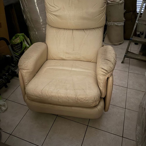 Leather armchair used with recline and 360° swivel