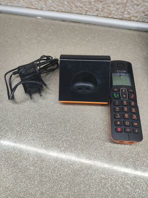 Alcatel cordless phone like new with speakerphone