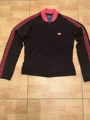 Adidas 3 stripes jacket used with fleece lining and zipper