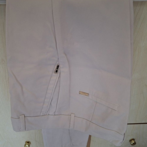 White pants like new with perfect fit