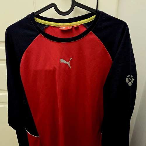 Puma windbreaker size M like new, black and red