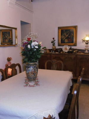 Dining table set used with lion feet, 6 chairs and buffet