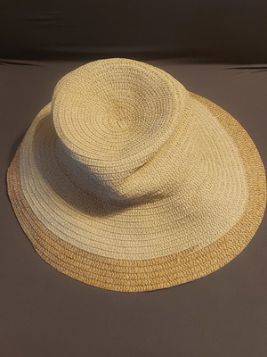 Summer hat women's straw beige, like new