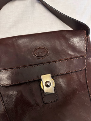 Condor leather bag brown like new with gold clasp