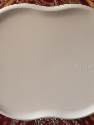 Tupperware bread box used, dimensions 25x21x13 cm